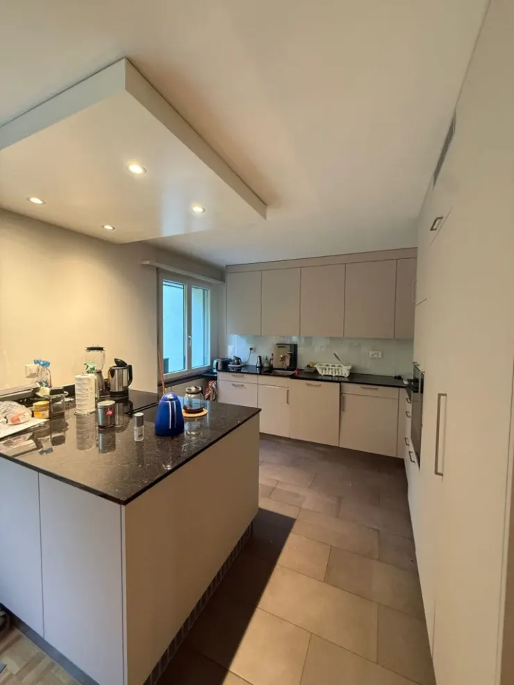 Helles WG-Zimmer mit Balkonzugang in cooler WG 4