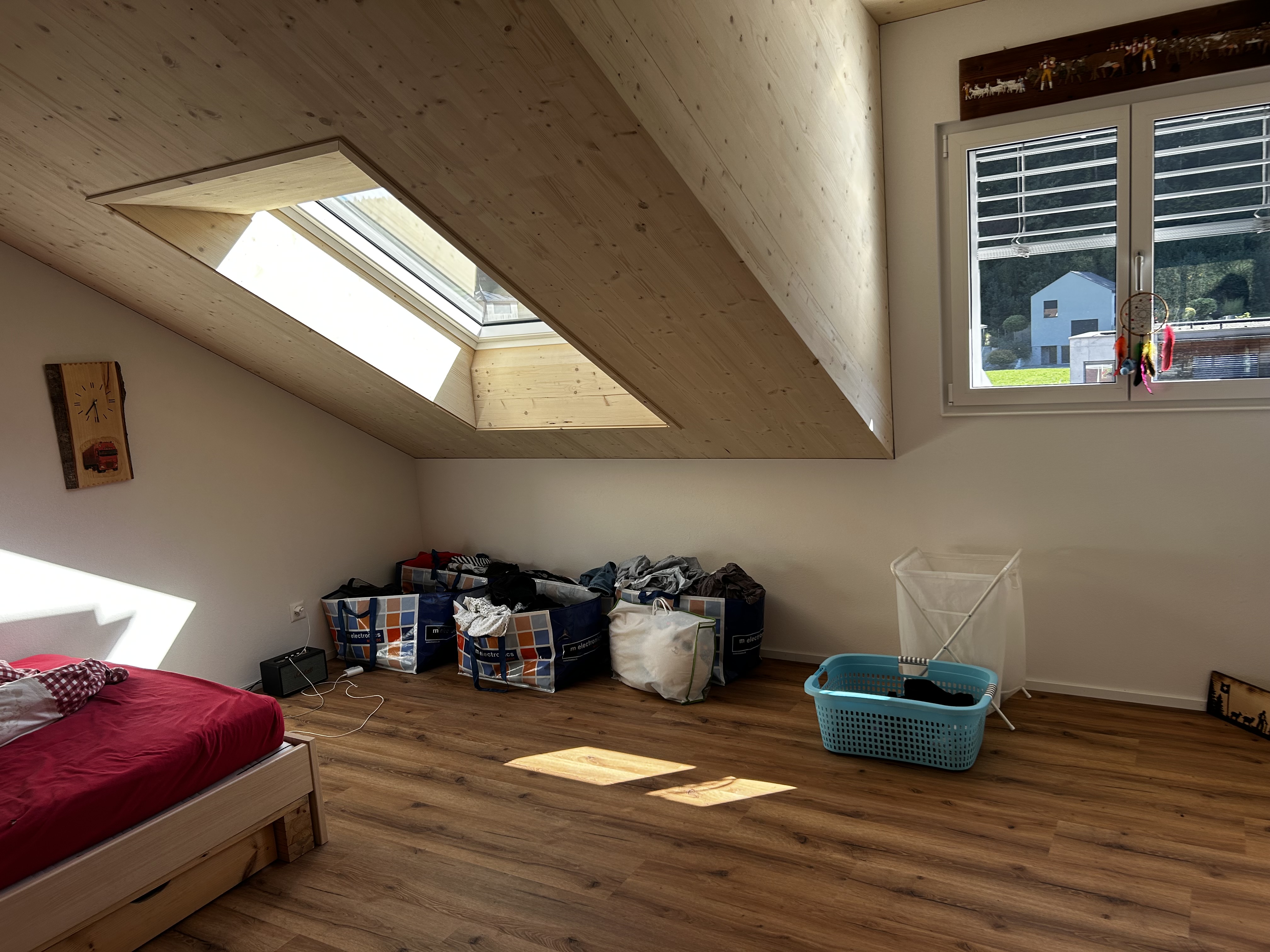 Schönes Zimmer in neuer 4.5 Zimmer Dachwohnung 6
