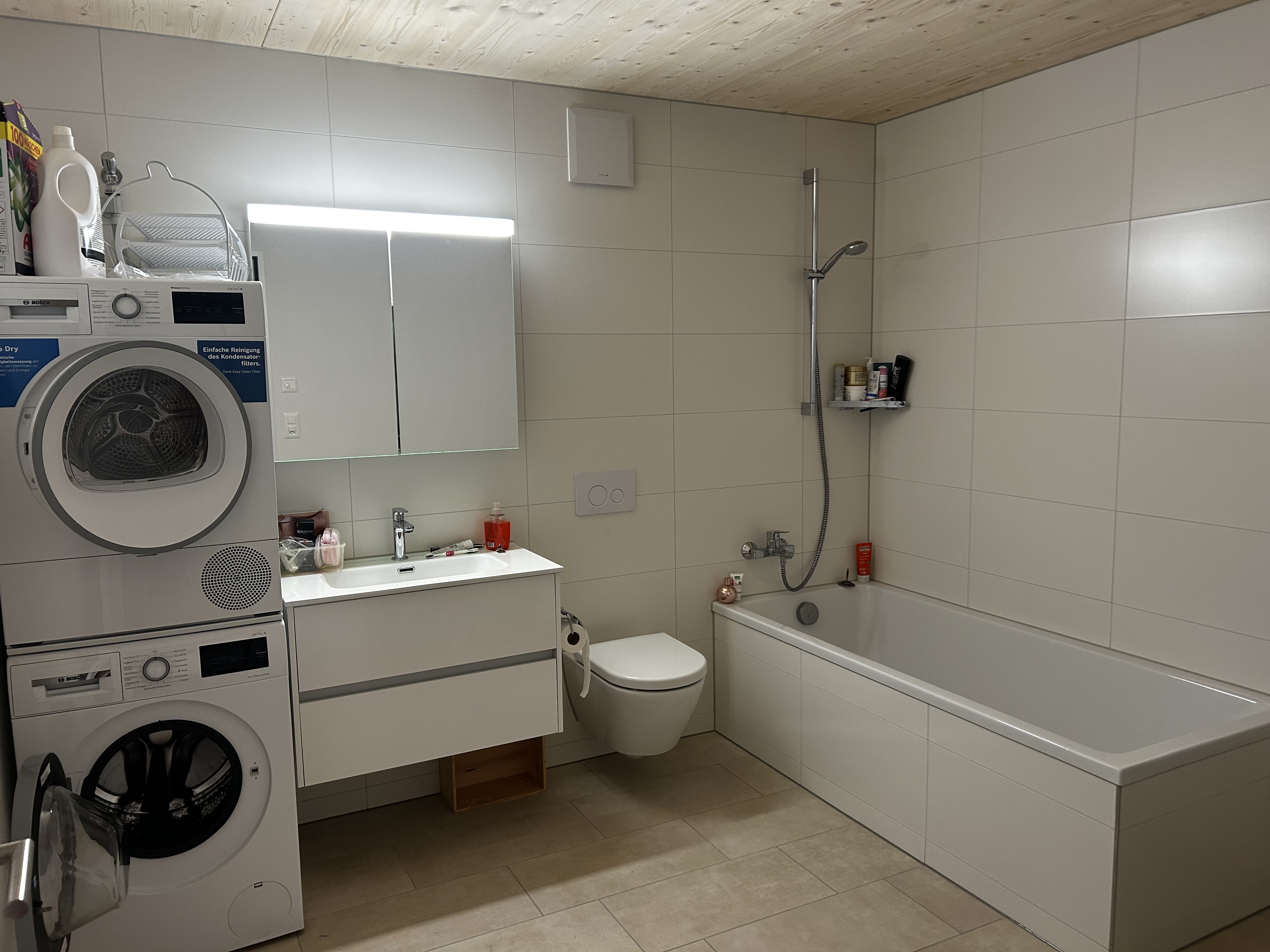 Schönes Zimmer in neuer 4.5 Zimmer Dachwohnung 7