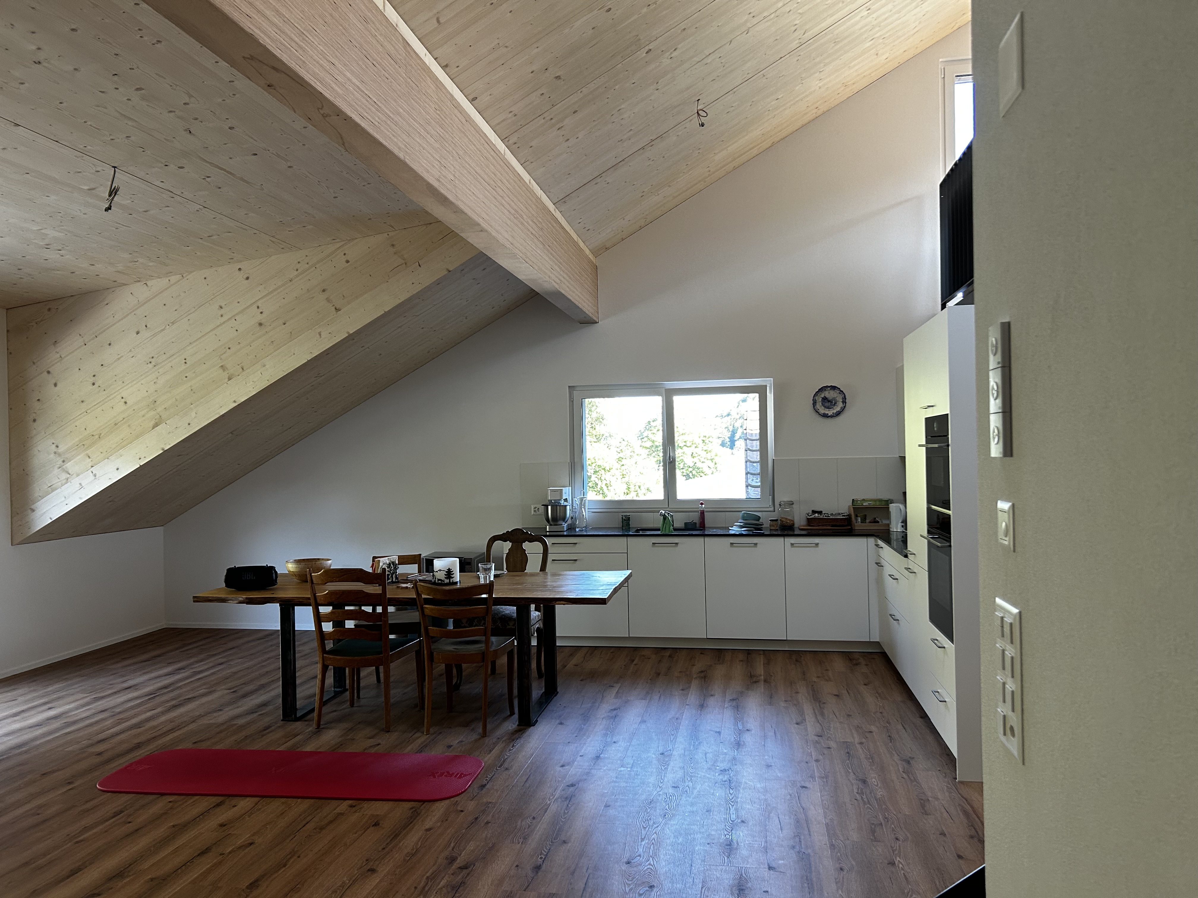 Schönes Zimmer in neuer 4.5 Zimmer Dachwohnung 9